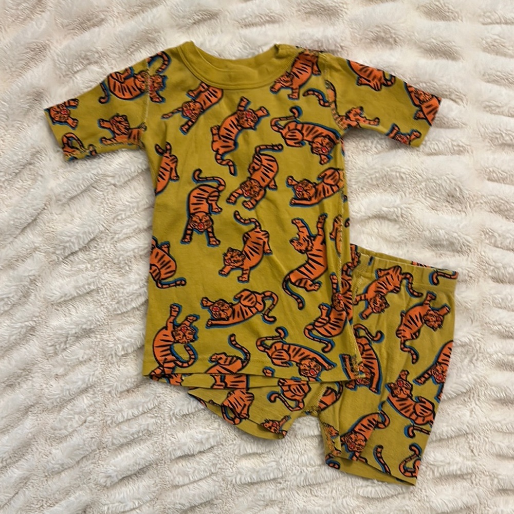 Hanna Andersson Short Sleeve Tiger Print Kids Pajama Set